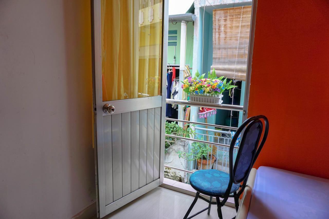 Color House Hostel Ho Chi Minh City Bagian luar foto