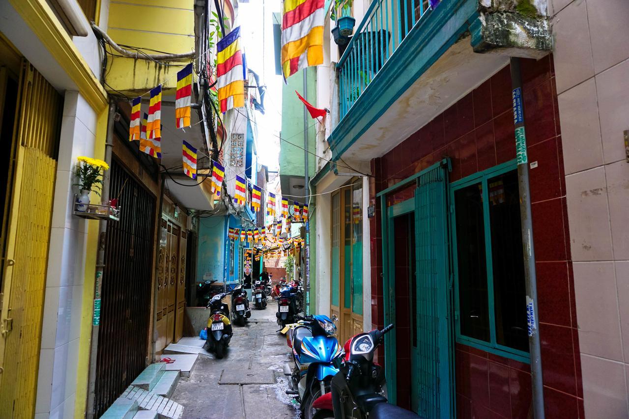 Color House Hostel Ho Chi Minh City Bagian luar foto