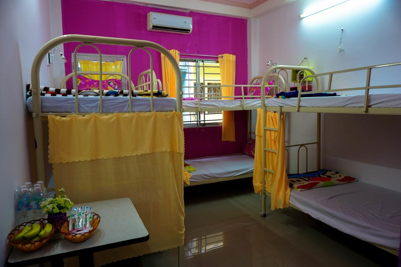 Color House Hostel Ho Chi Minh City Bagian luar foto