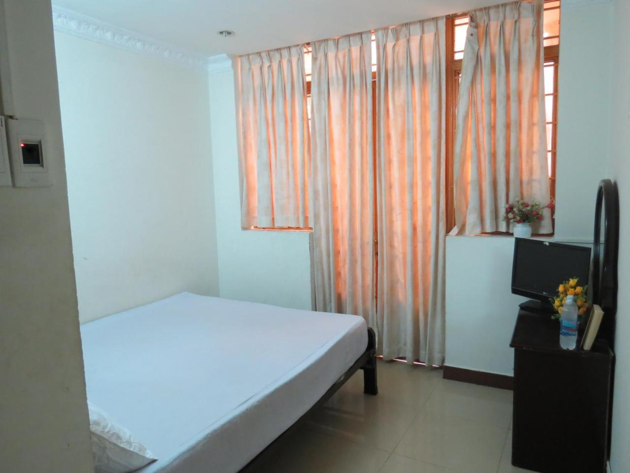 Color House Hostel Ho Chi Minh City Bagian luar foto