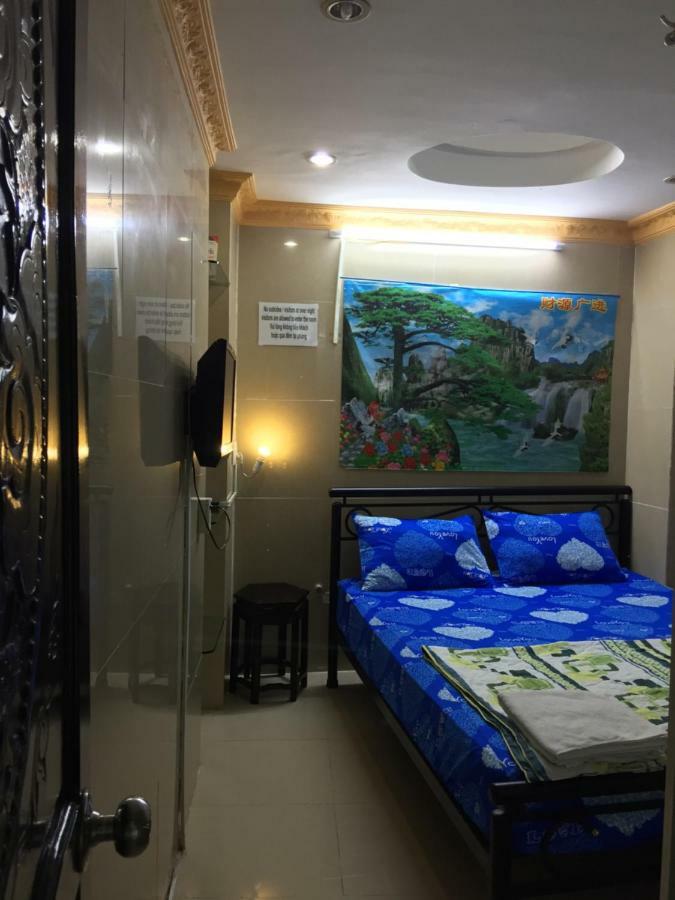 Color House Hostel Ho Chi Minh City Bagian luar foto