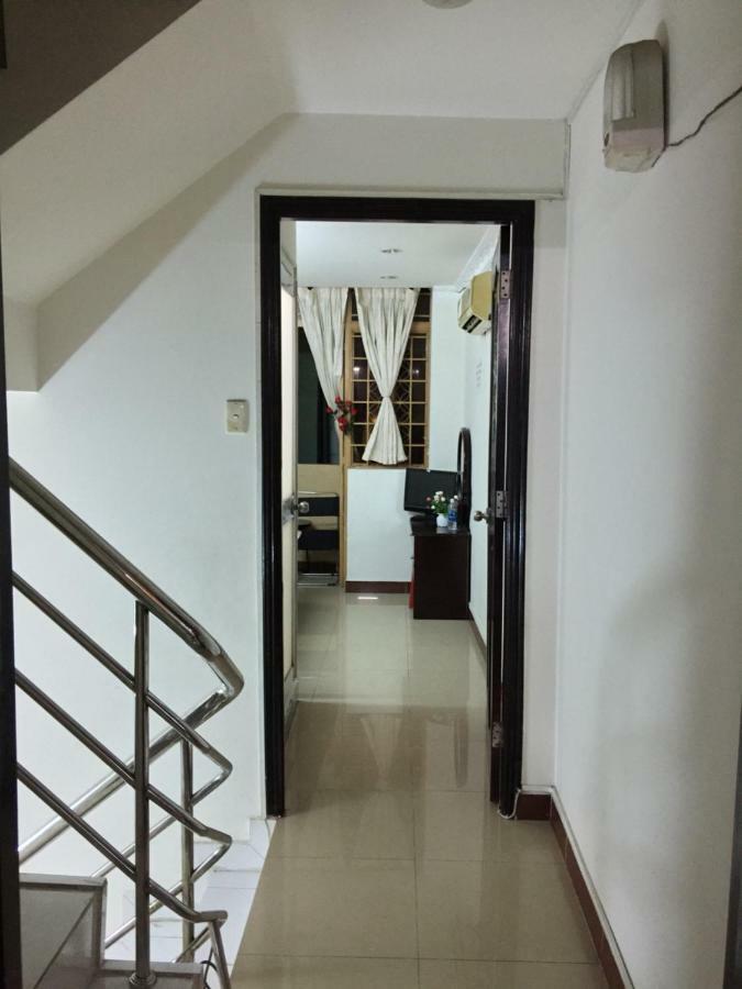 Color House Hostel Ho Chi Minh City Bagian luar foto