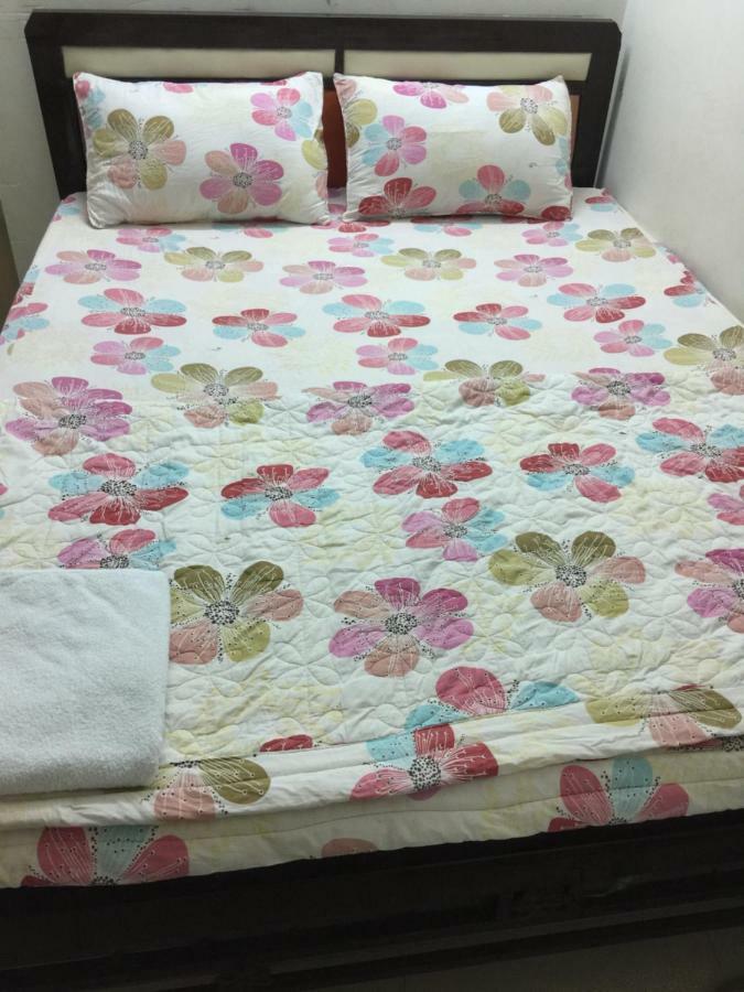 Color House Hostel Ho Chi Minh City Bagian luar foto
