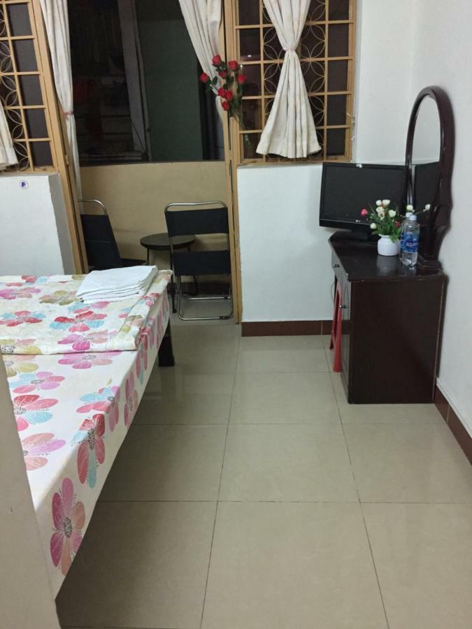Color House Hostel Ho Chi Minh City Bagian luar foto